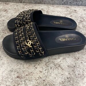 Chanel Interlocking CC Logo Chain-Link Accents Slides